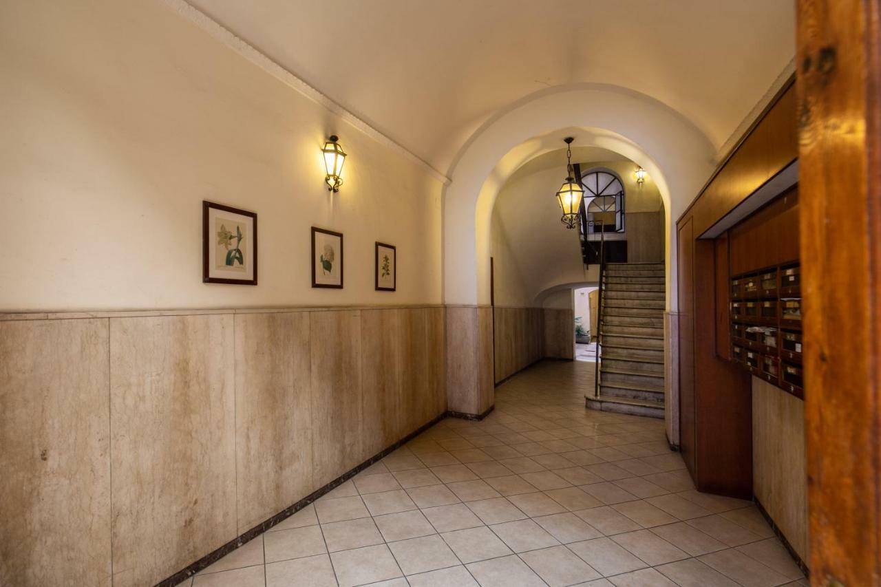 Guest House O Affittacamere La Civetta Di Trastevere B Rome Exterior photo