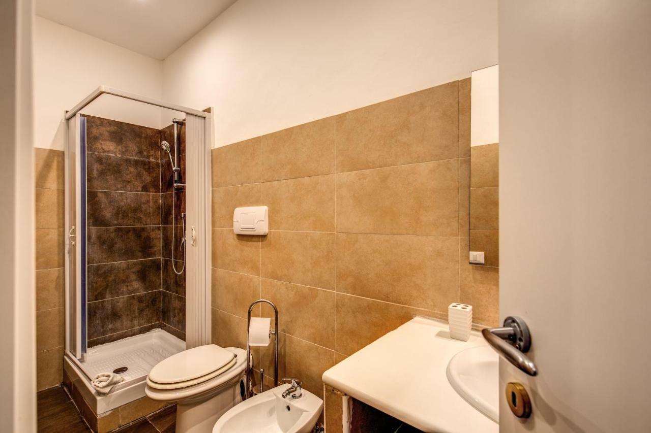 Guest House O Affittacamere La Civetta Di Trastevere B Rome Exterior photo